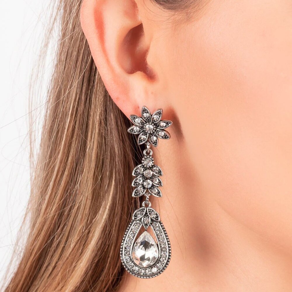 Paparazzi Jewelry Accessories - Floral Fantasy - White Earrings - Vintage